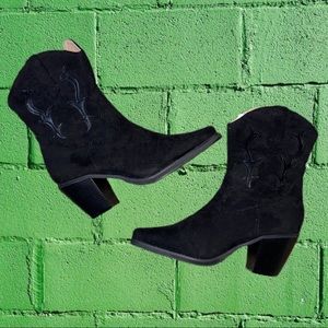 Lulus black western boot